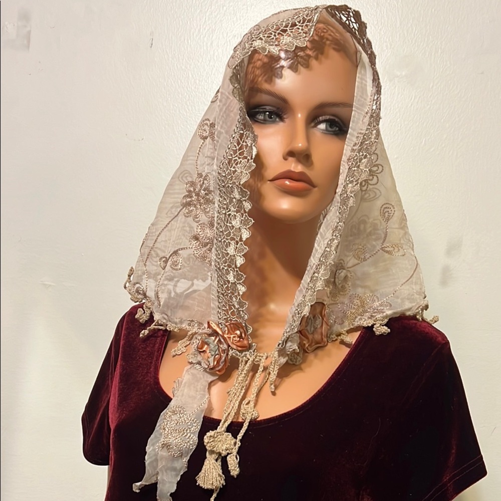 Elegant Lace Headscarf with Floral Embroidery Mantilla Veil  Wrap